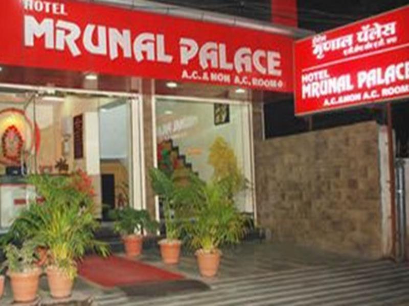 Oyo 11548 Hotel Mrunal Palace Aurangābād Exterior foto